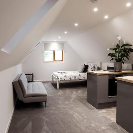 Aviary Lodge Hurn Екстериор снимка