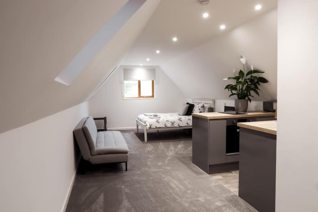 Aviary Lodge Hurn Екстериор снимка